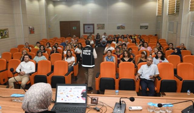 Ankara İl Müdürlüğü'nde Uyuşturucuya Karşı Aile Temelli Eğitim