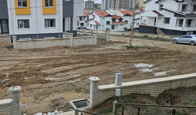 Vatandaşlar Süleyman Demirel Caddesi İçin Çözüm Bekliyor!
