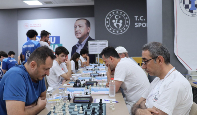 Türkiye Kulüpler Satranç Şampiyonası’nda Heyecan Sürüyor