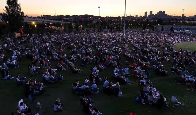 Ankara’nın açık hava sinema keyfi: Yeşilçam filmleri ABB organizasyonuyla ekranda!
