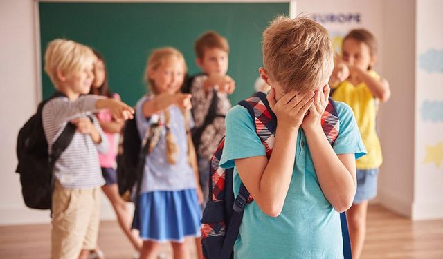 Uzmanından akran zorbalığı uyarısı: Çocuklardaki 5 belirtiye dikkat!