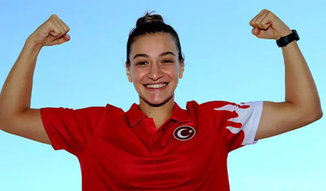 Buse Naz Çakıroğlu yarı finalde