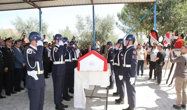 Kütahya’da görev sırasında şehit olan Jandarma Uzman gözyaşlarıyla uğurlandı!