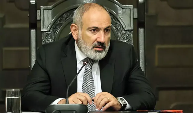 Ermenistan'da yeni dönem: Paşinyan ve hükümeti resmen istifa etti!