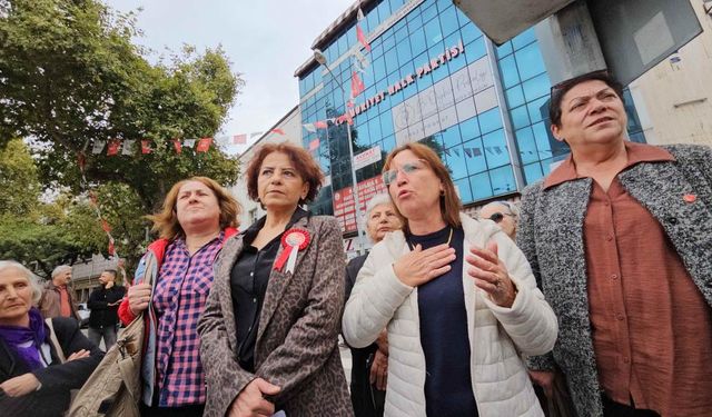 CHP İlçe Kadın Kolları’nda deprem: Kadın yönetici ve üyelerden toplu istifa!