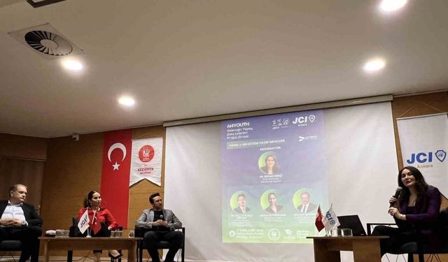 Ankara’da yapay zekâ rüzgârı: Geleceğin liderleri Keçiören’de bir araya geldi