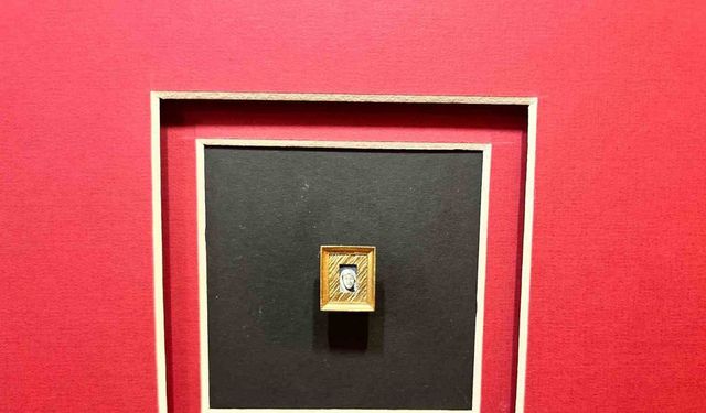 Cumhuriyet'in 102. yılına özel: 44 kadının minyatür portresi Ankara'da sanatseverlerle buluştu