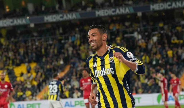 Fenerbahçe’de şok! İrfan Can Kahveci ve Cenk Tosun kadro dışı bırakıldı