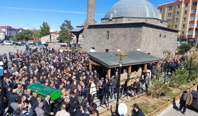 MHP'li eski başkan Erzurum'da defnedildi!