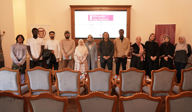 Dünyada Aile Kültürü Paneli Ankara'da Düzenlendi