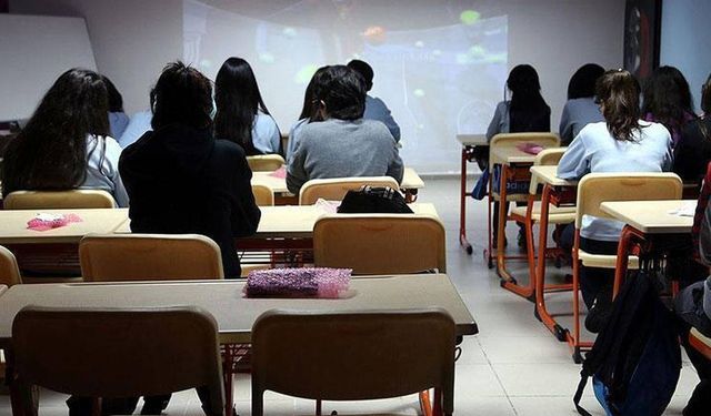 İstanbul’daki Liselilere Cuma Namazı Kolaylığı! İl Milli Eğitim’den Yeni Talimat!