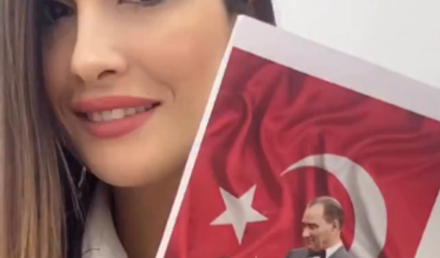 Öğretmenden duygulandıran proje: Öğrencilerini Atatürk’le aynı kareye yerleştirdi