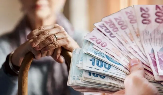 Bakan duyurdu: Yaşlı ve engelli aylıkları hesaplara yatırılmaya başlandı