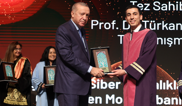 Ankara’da gurur gecesi: Siber zorbalık projesi ödül aldı!