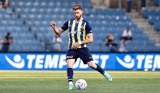 İngiliz devi Fenerbahçe’nin yıldızına talip oldu: İsmail Yüksek için resmi adımlar yolda!