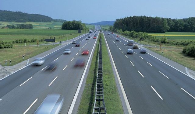Ankara trafiğinde yoğunluk artıyor: Karayolları Genel Müdürlüğü sürücüleri uyardı