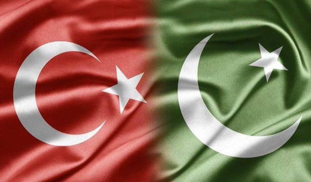 Pakistanlı 200 öğrenci Türkiye’ye geldi! Ankara’da ‘Hoş Geldiniz’ töreni yapıldı