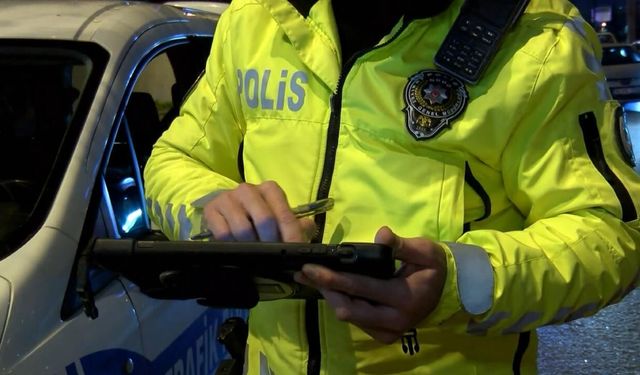 Araç içinde telefon tutucu ve koku yasaklandı mı? DMM'den açıklama var!