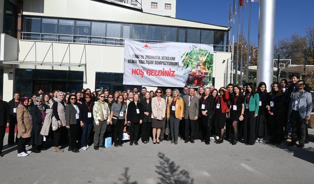 Aromaterapiden kardiyolojiye: Tıbbi Bitkiler Sempozyumu yoğun Ankara'da ilgi gördü