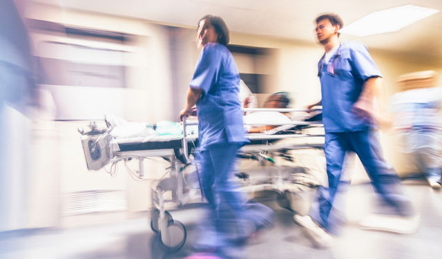 Zehirlenme zincirinin arkası kesilmiyor: Bu sefer de İstanbul'da 40 öğrenci hastanelik!