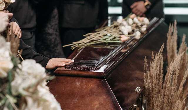 Tabuttan gelen ses yürekleri ağza getirdi: Tapınakta yaşadığı anlaşıldı!