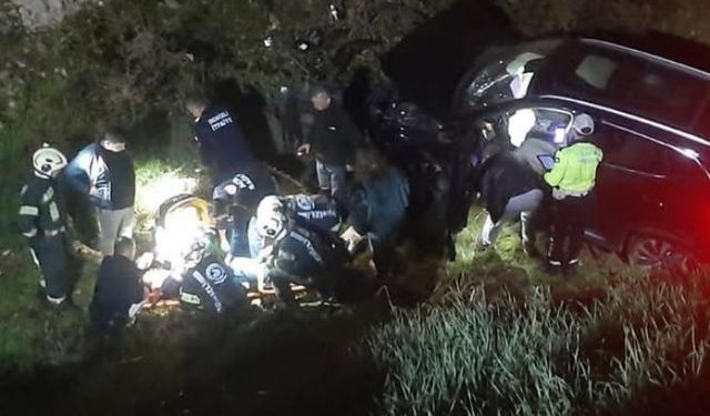 Denizli’de uçurum faciası! Araçta sıkışan sürücü son anda kurtarıldı