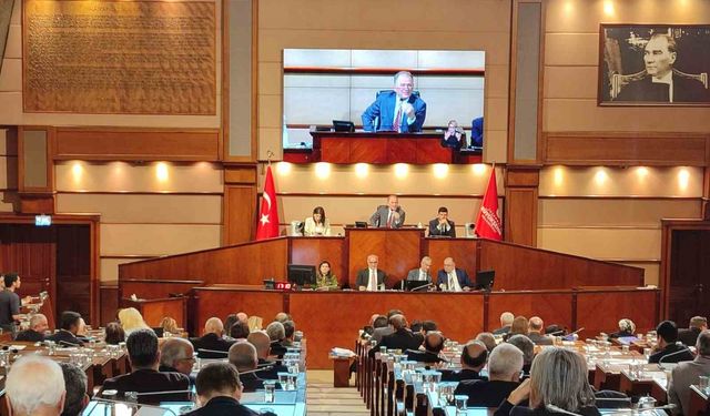 İBB Meclisi'nde 'iddianame' gerginliği