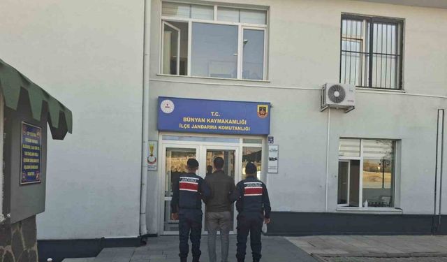 Kayseri’de jandarmadan FETÖ operasyonu! 1 kişi gözaltında