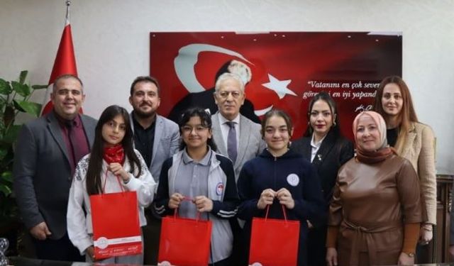 Mamak'ta Dil Sevgisi Ödüllendirildi: Öğrenciler Makamda Tebrik Edildi
