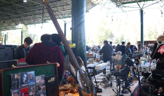 Ankara’nın En Nostaljik Noktası Ayrancı Antika Pazarı Ziyaretçilerini Ağırlıyor!