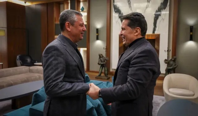 Özgür Özel, tahliye edilen Esenyurt Belediye Başkanı Ahmet Özer ile görüştü