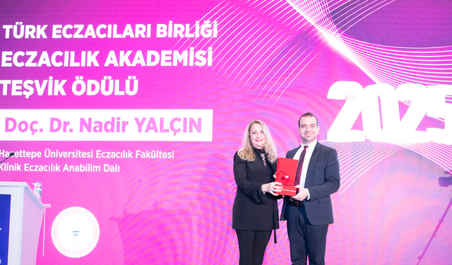 Doç. Dr. Nadir Yalçın’a TEB Eczacılık Akademisi’nden Teşvik Ödülü