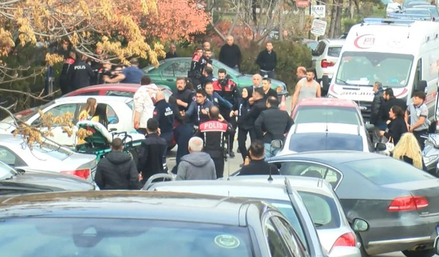 Ankara Adliyesi önünde bıçaklı kavga: Çocuk mahkemesi davası sonrası 5 yaralı