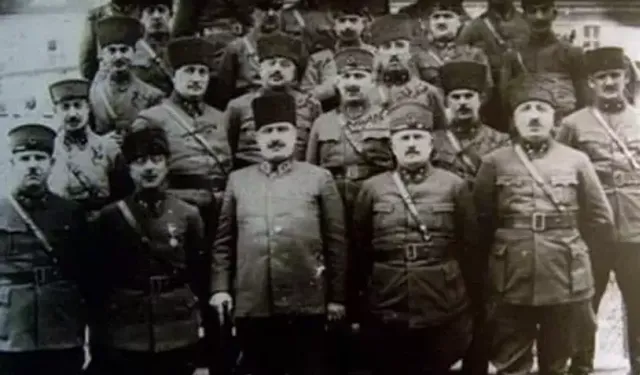 Ankara Hükümeti'nin ilk siyasi başarısı hangisidir?