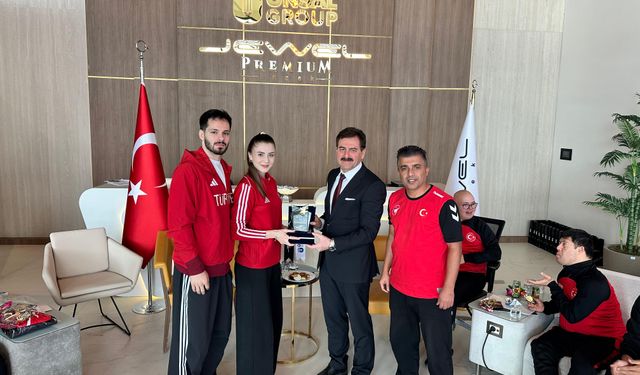 Çin'de Dünya Şampiyonu olan Merve Dinçel Kavurat'a Orhan Ünsal'dan tebrik