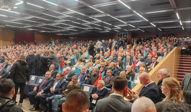 Müsavat Dervişoğlu Ankara’da Partililerle Buluştu: Başkanlık Yarışı Başladı