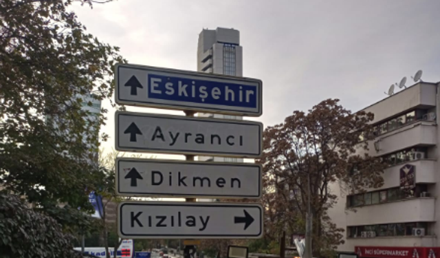 Kızılay Tabelası Kısa Sürede Sosyal Medya Fenomeni Oldu