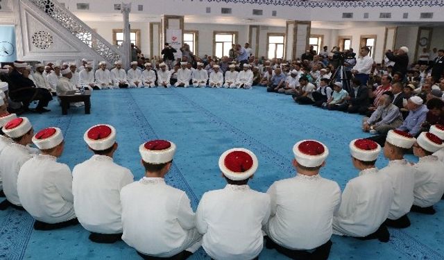 Kur’an Kursu Öğreticisi olma şartları neler? 2025 başvuru tarihleri, maaşlar ve fahri öğretici olma rehberi