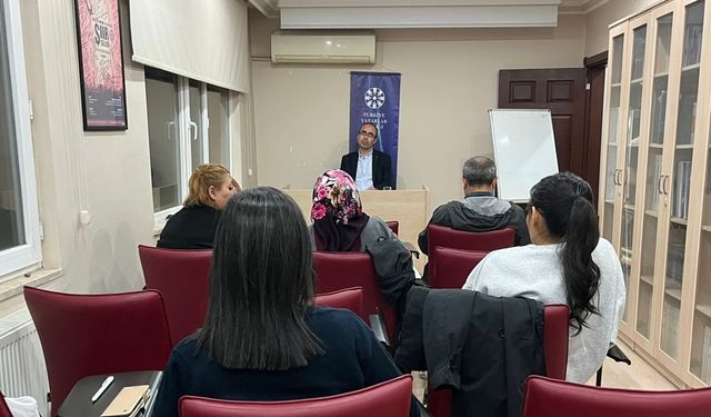 Ankara'da Osmanlıca öğrenmek isteyenlere fırsat: TYB dersleri yeniden başladı