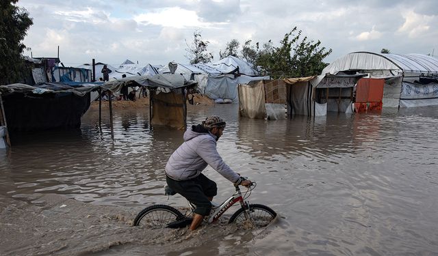 Gazze’yi Byron Fırtınası vurdu: Çadırlar sular altında kaldı, çok sayıda şehit var!