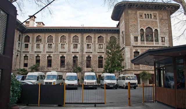 İstanbul Erkek Lisesi’nde sular durulmuyor: Nakil kararı yeni sorunlar doğurdu öğrenciler orada da istenmiyor!