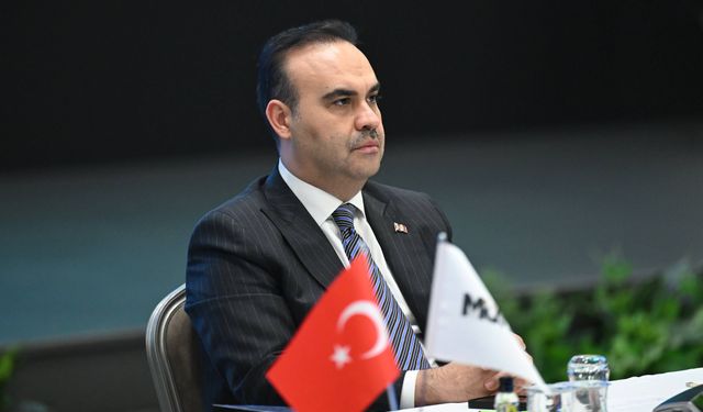 Bakan Kacır duyurdu: Mega endüstriyel bölgeler kurulacak!