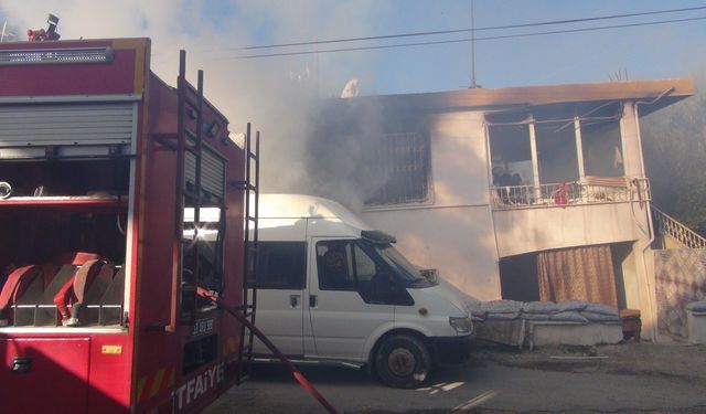 Mersin’de kahreden olay: Evde çıkan yangında 2 çocuk can verdi!