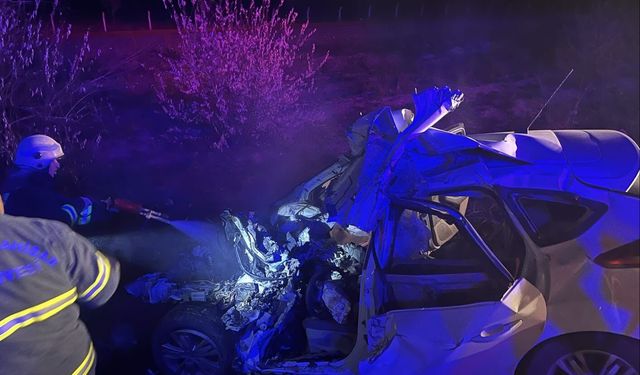 Afyonkarahisar’da beton mikseriyle çarpışan otomobilden acı haber