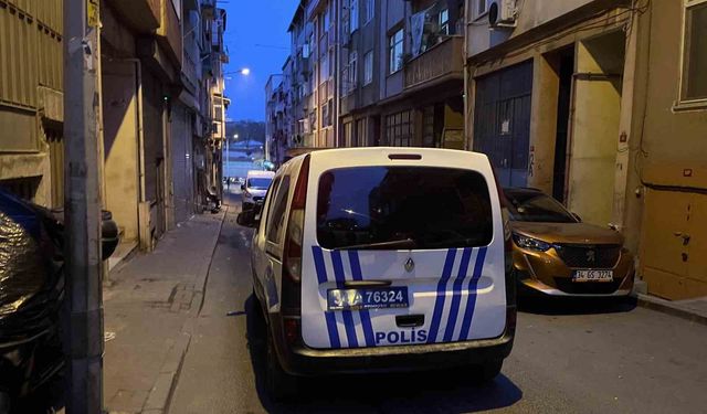 Bayrampaşa’da korku dolu anlar! Cam silerken 3. kattan düştü