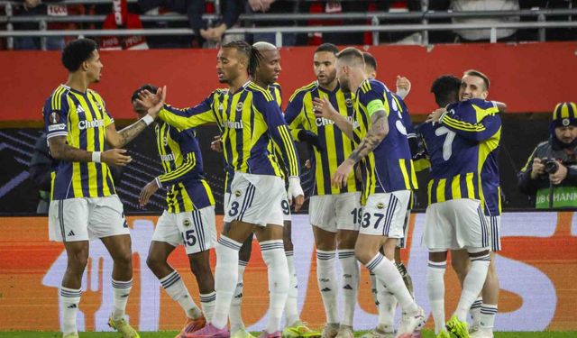 Fenerbahçe Norveç’te fırtına gibi esti: İlk yarı Brann karşısında 3-0