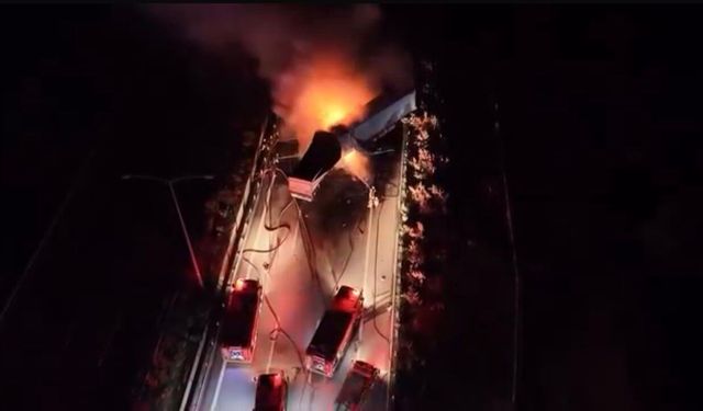 İzmir-İstanbul Otoyolu’nda tır kazası: Çarpışma sonrası yangın çıktı