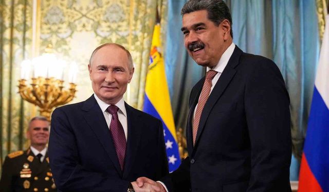 Putin’den Maduro’ya destek telefonu: “Artan dış baskıya karşı yanınızdayız”