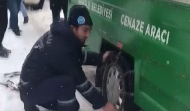 Yoğun kar cenazeyi durdurdu, köylüler seferber oldu