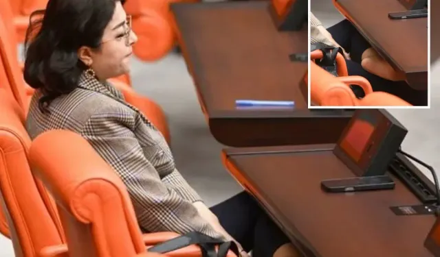 DEM Partili Öznur Bartın TBMM'de ayakkabılarını çıkardı: Sosyal medya ikiye bölündü!